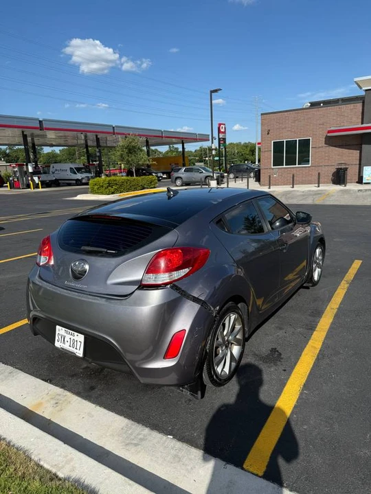 2017 Hyundai Veloster - Image 8 of 16