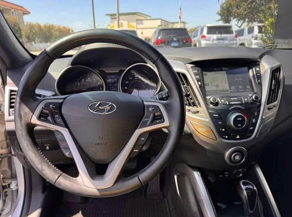 2017 Hyundai Veloster - Image 3 of 10