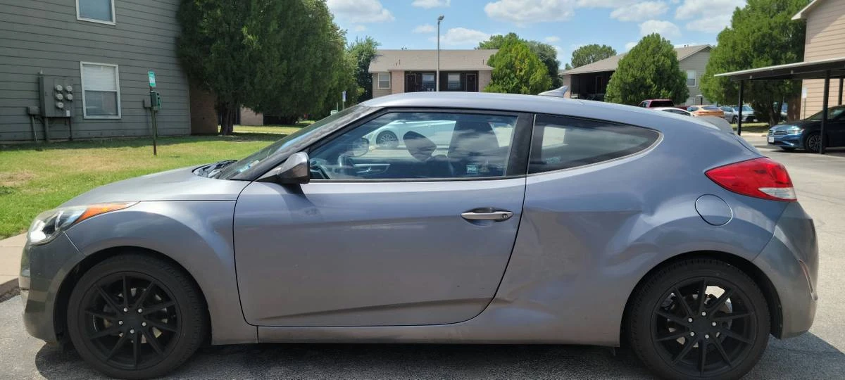 2017 Hyundai Veloster - Image 9 of 11