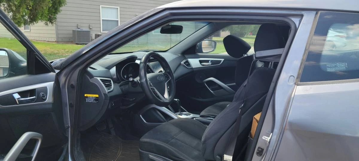 2017 Hyundai Veloster - Image 4 of 11