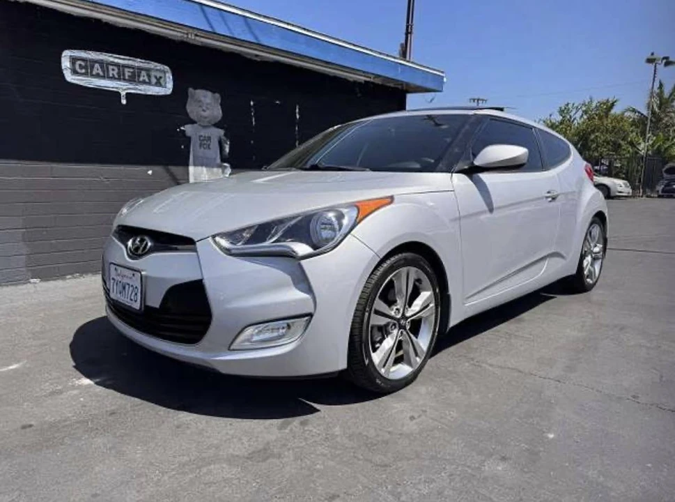 2017 Hyundai Veloster - Image 2 of 10
