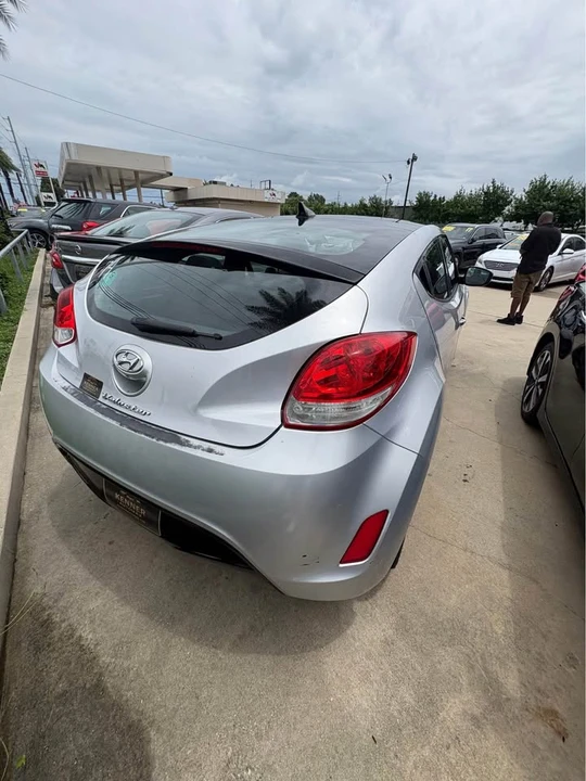 2017 Hyundai Veloster - Image 3 of 5