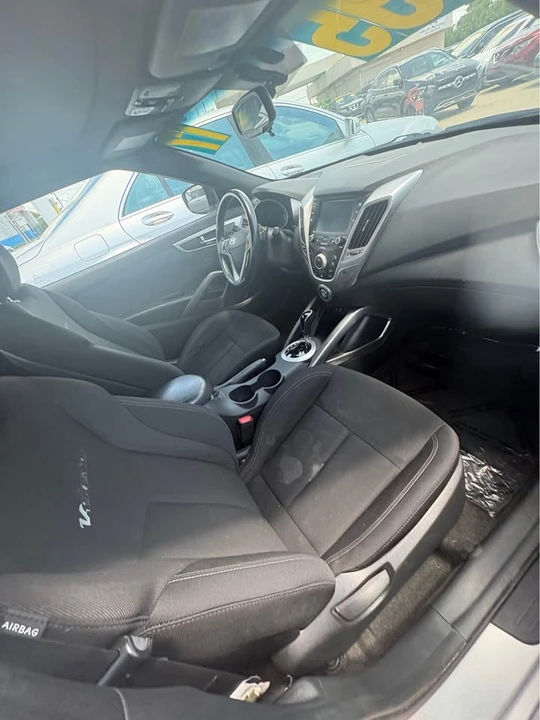 2017 Hyundai Veloster - Image 5 of 6