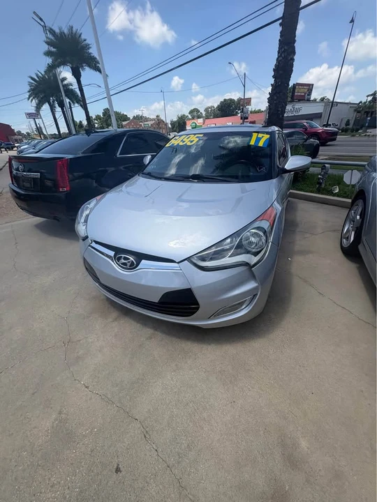 2017 Hyundai Veloster - Image 2 of 6