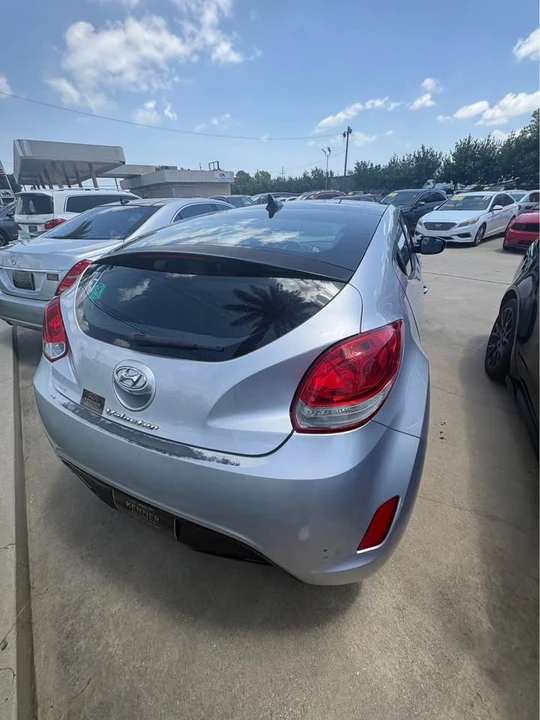2017 Hyundai Veloster - Image 4 of 6