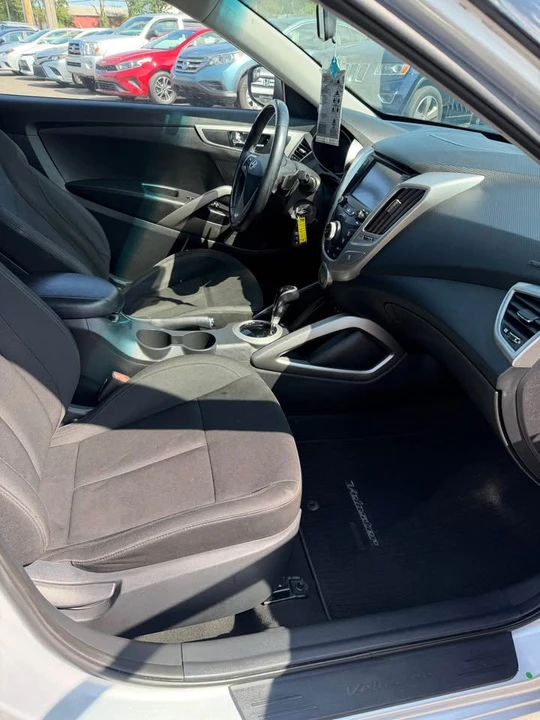 2017 Hyundai Veloster - Image 5 of 13