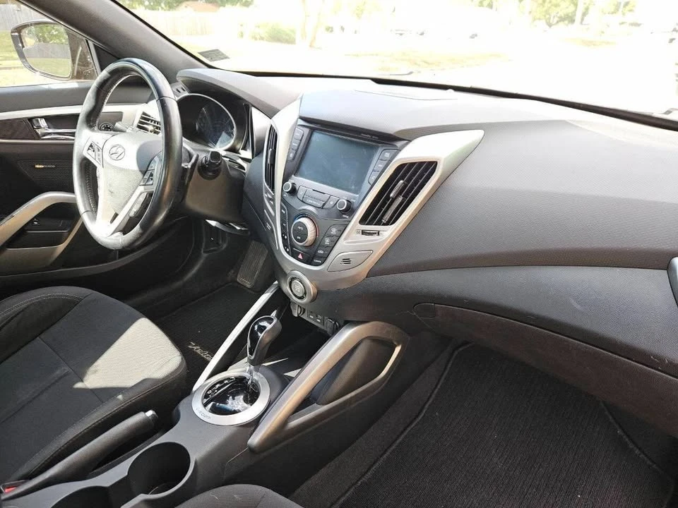 2017 Hyundai Veloster - Image 15 of 20