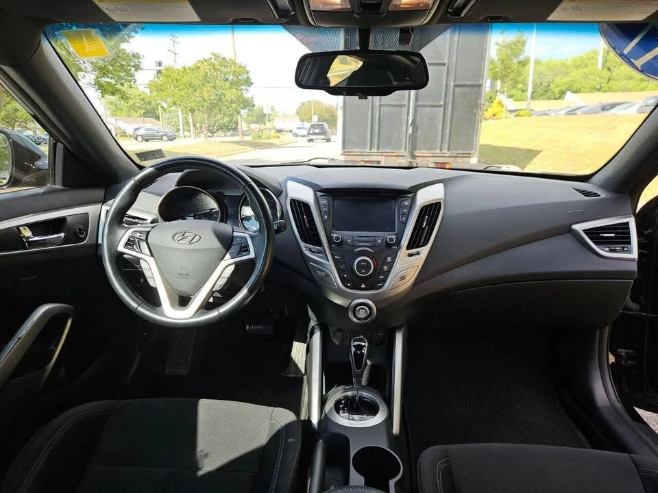 2017 Hyundai Veloster - Image 18 of 20