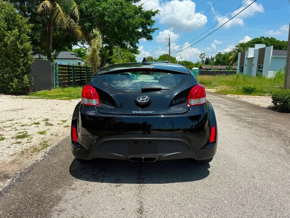 2017 Hyundai Veloster - Image 5 of 8