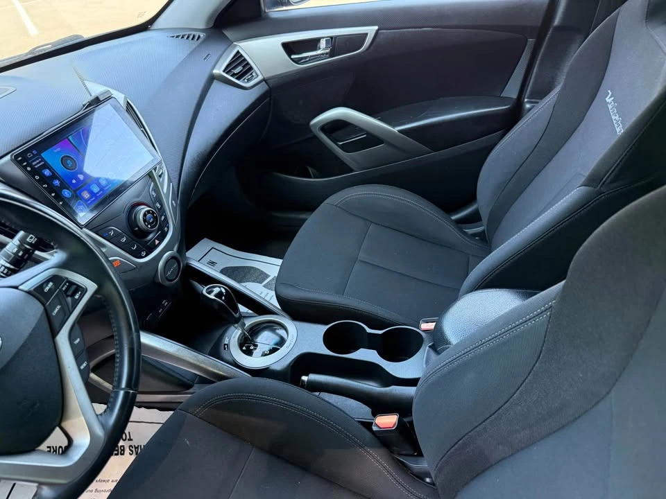 2017 Hyundai Veloster - Image 11 of 18