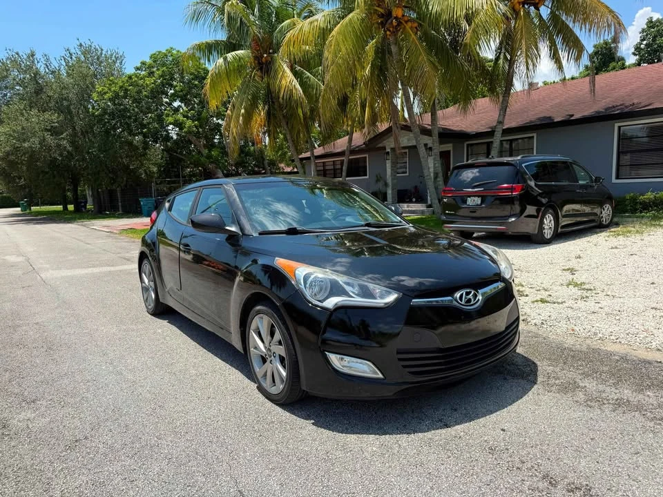 2017 Hyundai Veloster - Image 4 of 16