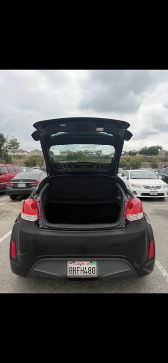 2017 Hyundai Veloster - Image 4 of 12