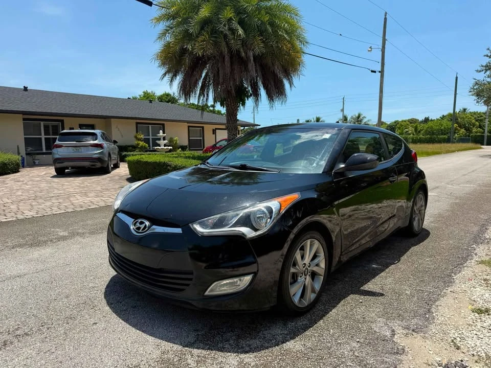 2017 Hyundai Veloster - Image 8 of 16