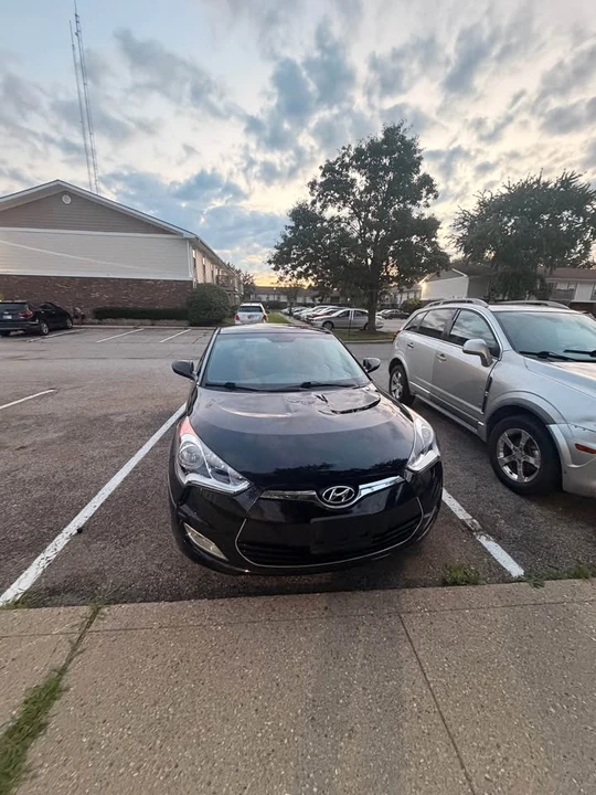 2017 Hyundai Veloster - Image 2 of 6