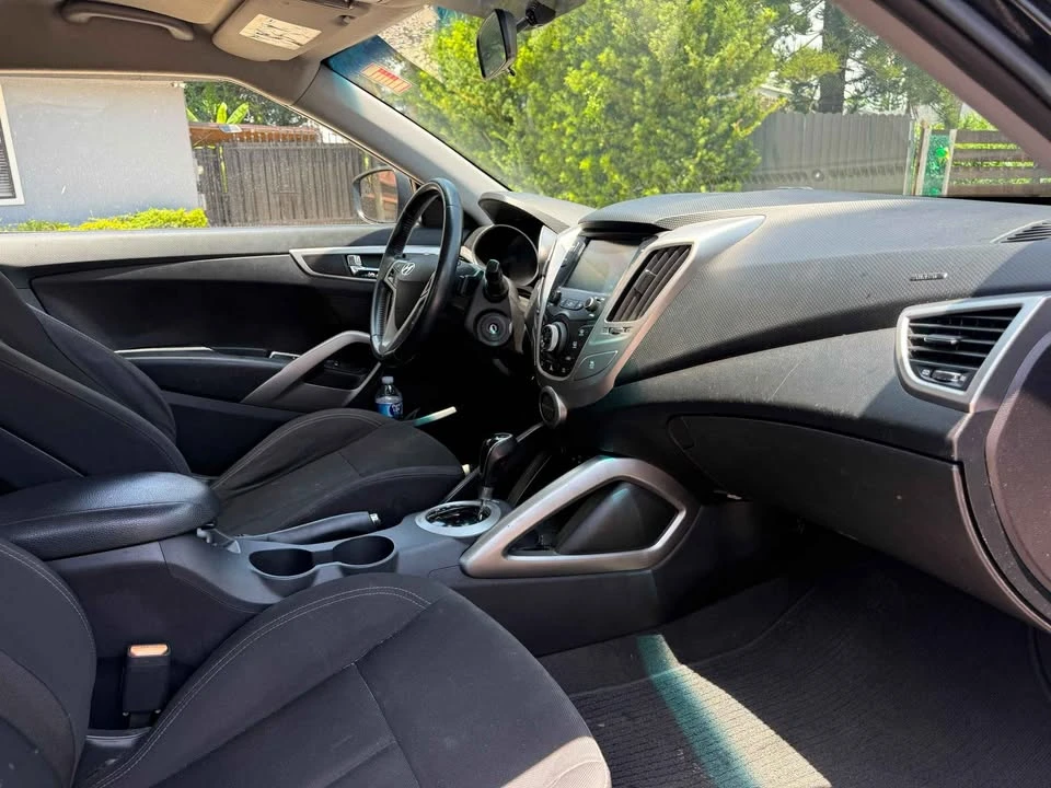 2017 Hyundai Veloster - Image 11 of 16