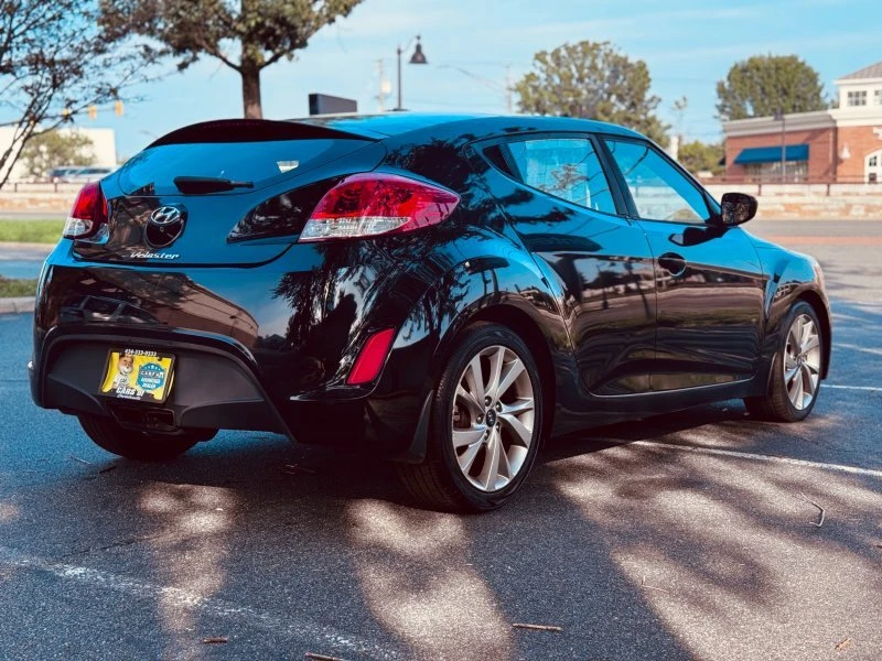 2017 Hyundai Veloster - Image 7 of 14