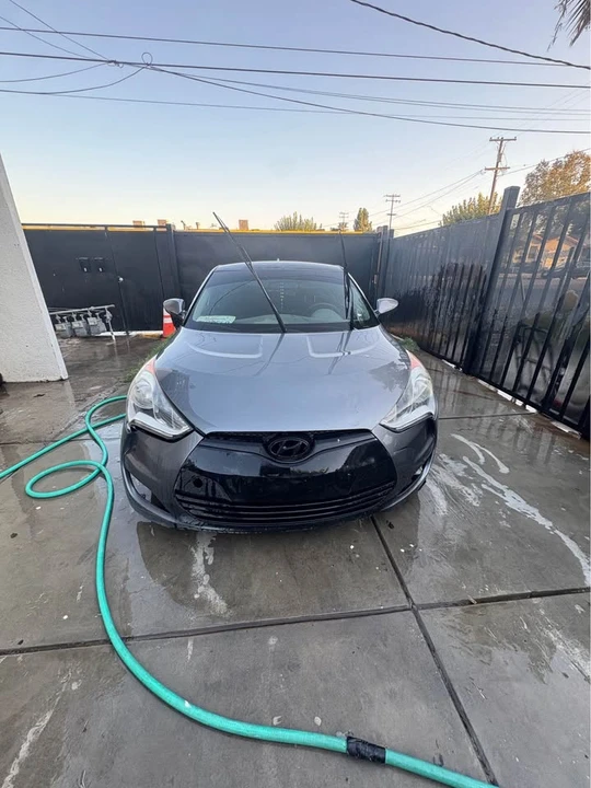 2017 Hyundai Veloster - Image 2 of 5