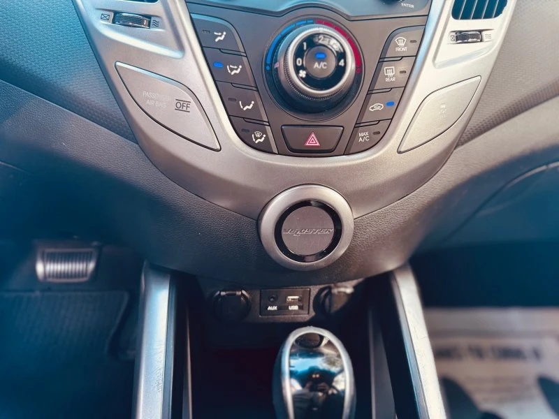 2017 Hyundai Veloster - Image 13 of 14