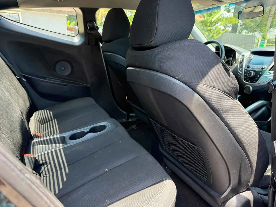 2017 Hyundai Veloster - Image 12 of 16