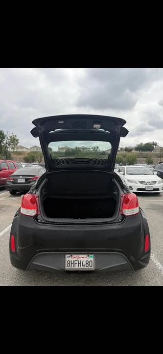 2017 Hyundai Veloster - Image 4 of 12