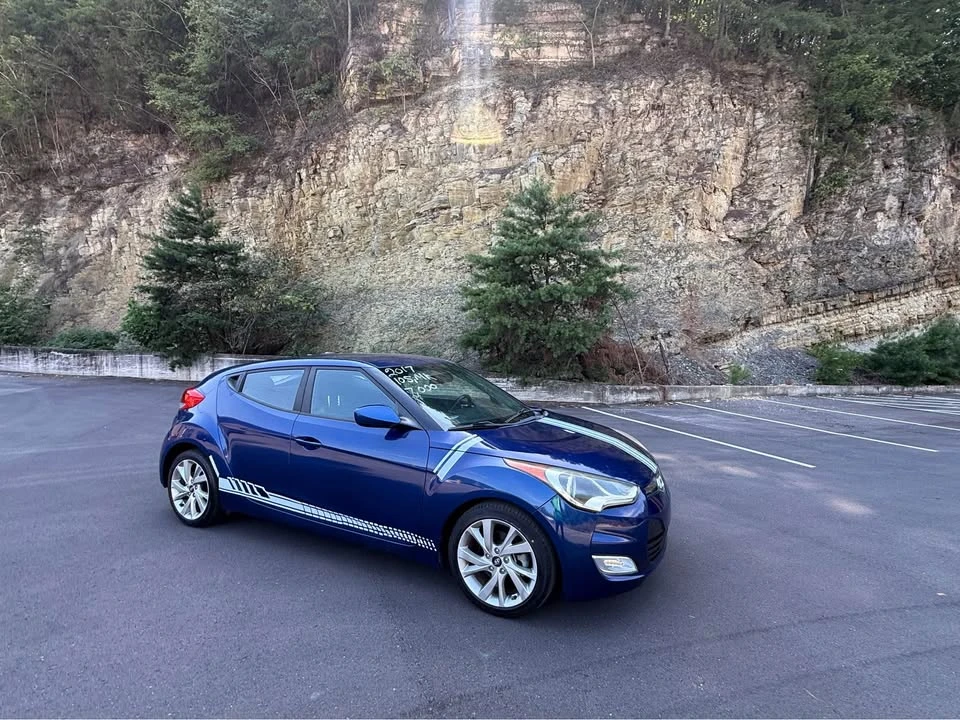 2017 Hyundai Veloster - Image 4 of 18