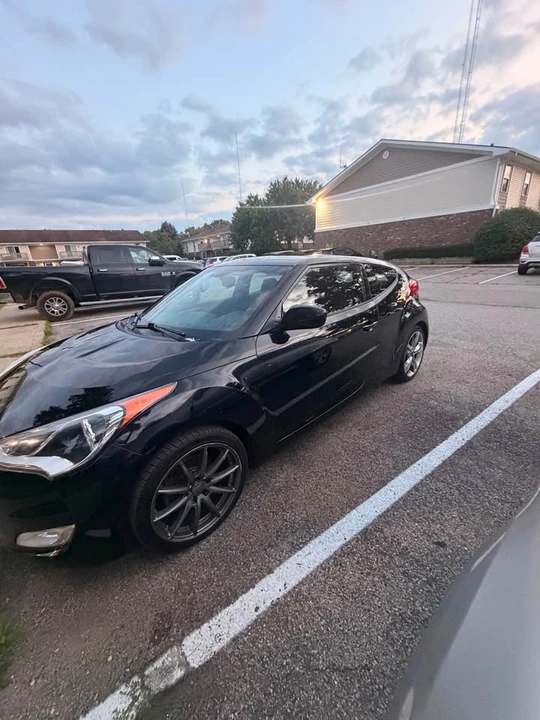 2017 Hyundai Veloster - Image 6 of 8