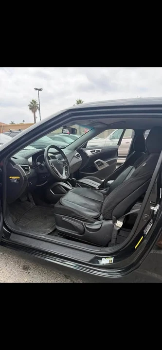 2017 Hyundai Veloster - Image 5 of 12