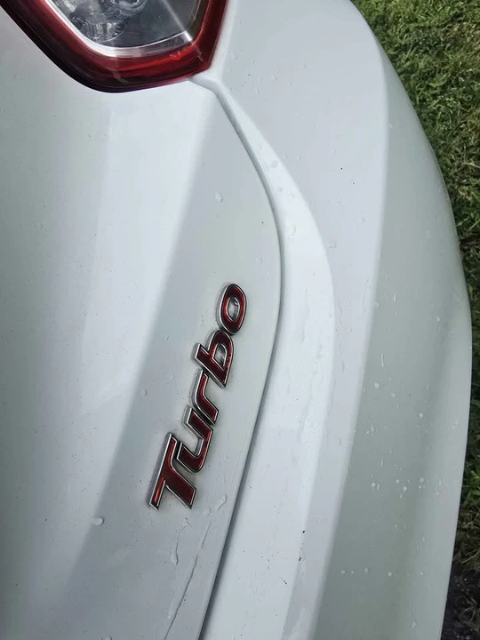 2017 Hyundai Veloster - Image 5 of 10