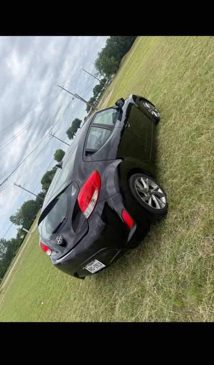 2017 Hyundai Veloster - Image 3 of 10