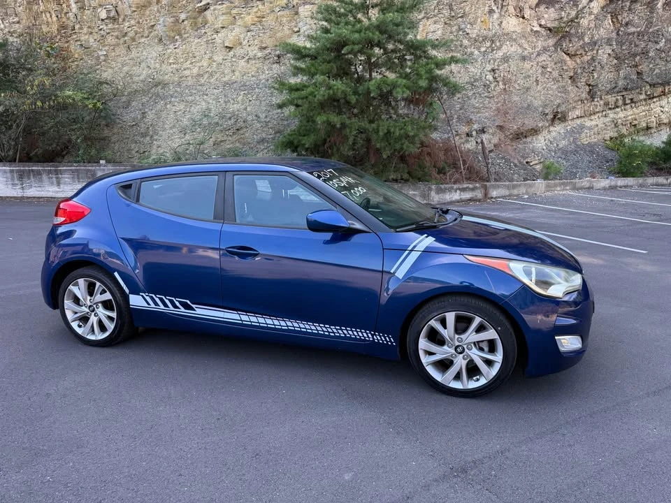 2017 Hyundai Veloster - Image 8 of 18