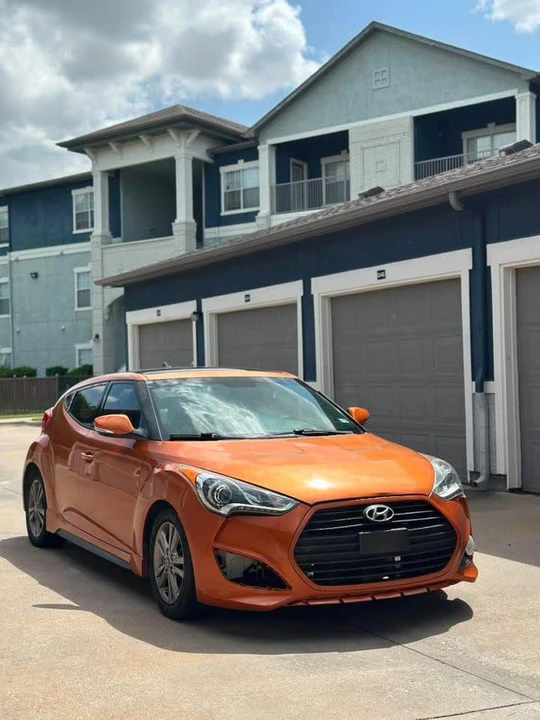 2017 Hyundai Veloster - Image 2 of 7