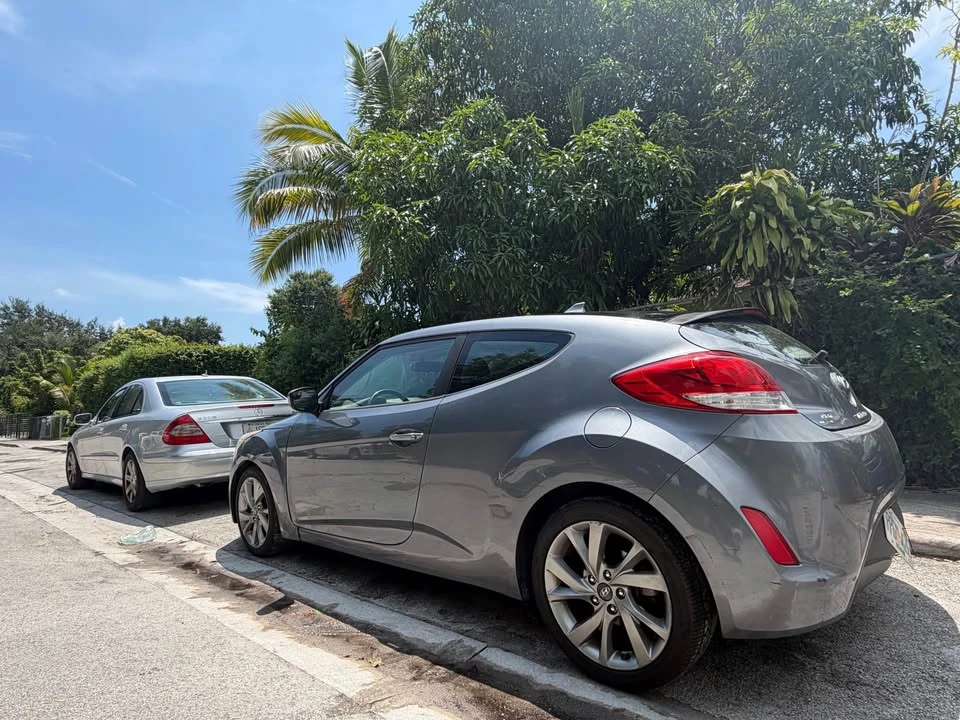 2017 Hyundai Veloster - Image 4 of 5