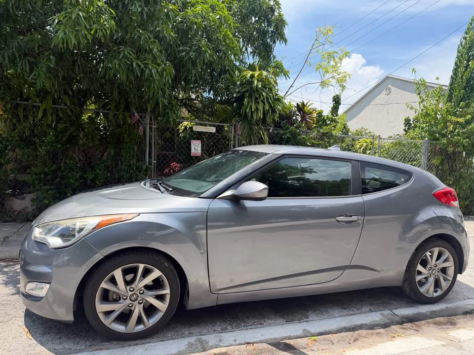 2017 Hyundai Veloster - Image 3 of 5