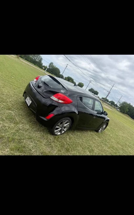 2017 Hyundai Veloster - Image 6 of 10