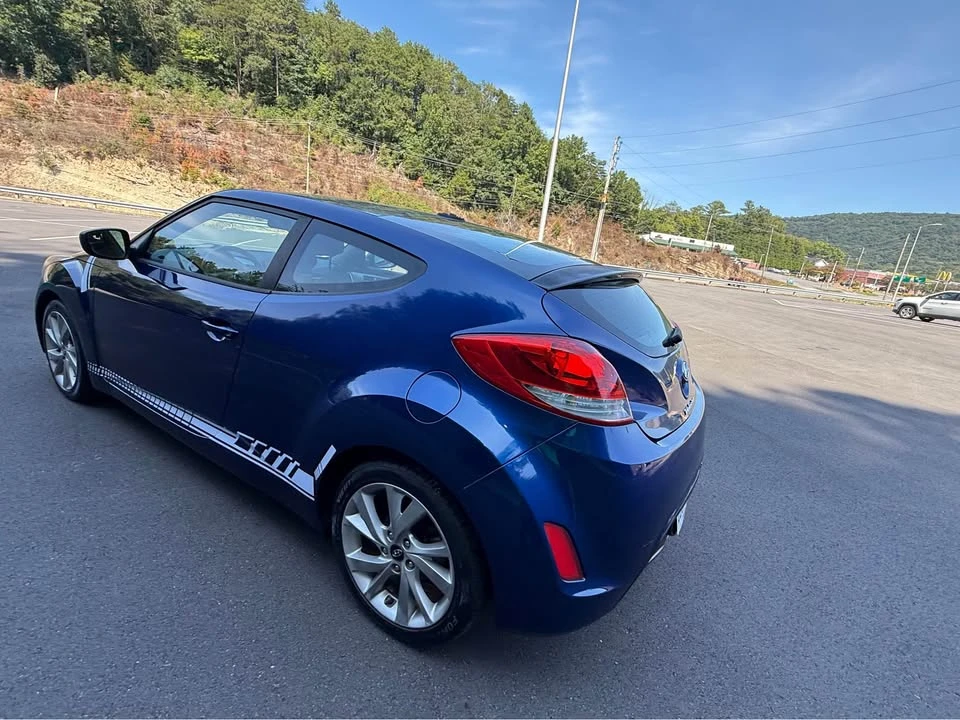 2017 Hyundai Veloster - Image 14 of 18