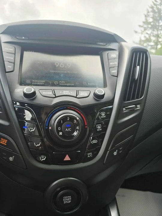2017 Hyundai Veloster - Image 10 of 10