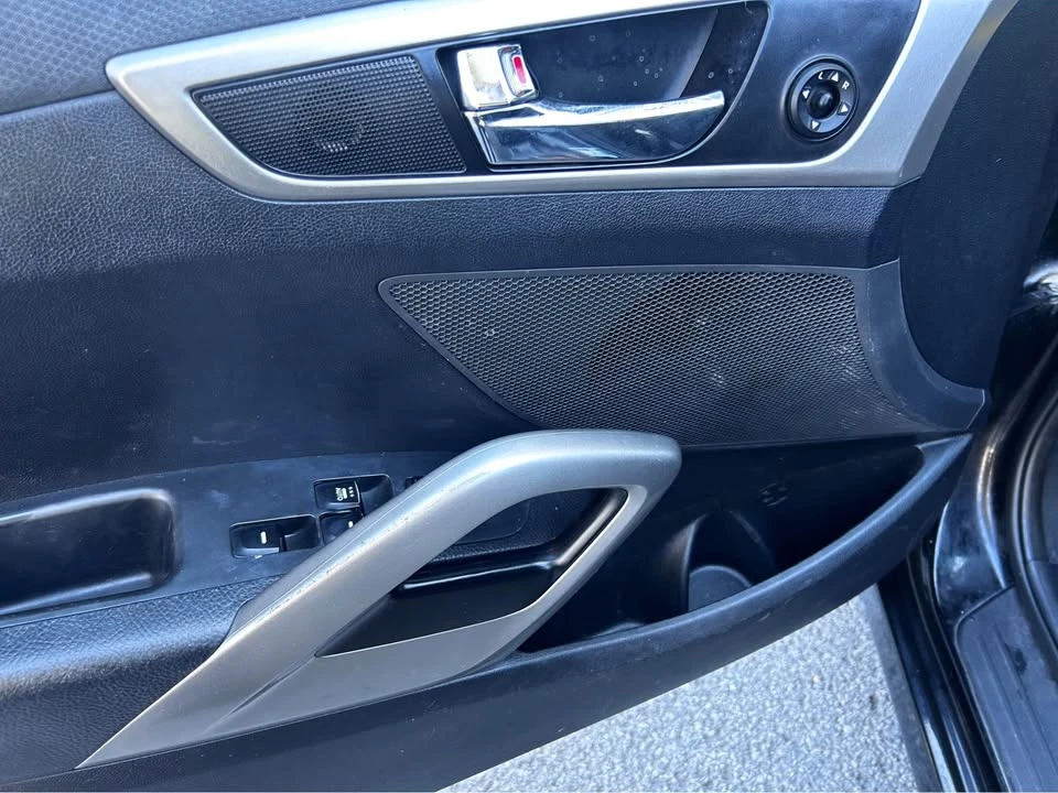 2017 Hyundai Veloster - Image 9 of 14