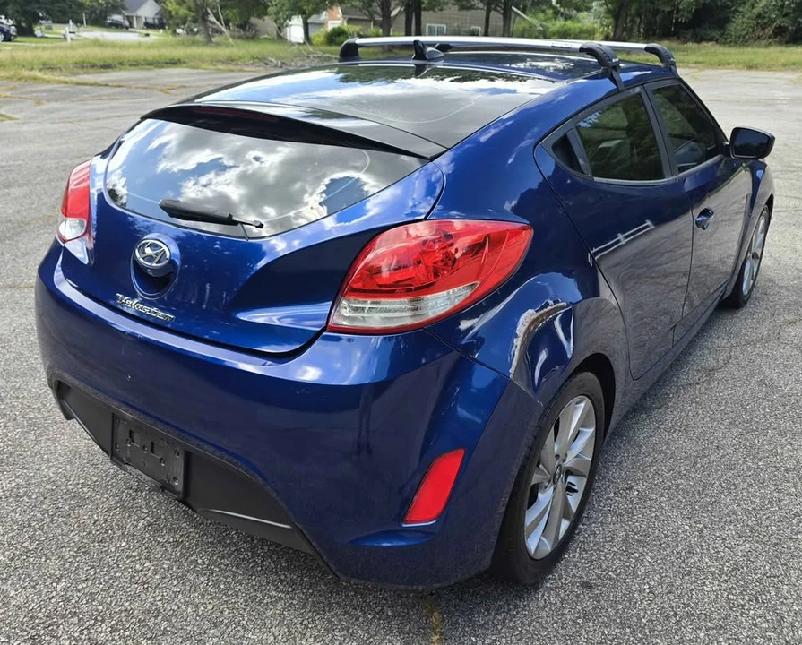2017 Hyundai Veloster - Image 4 of 12