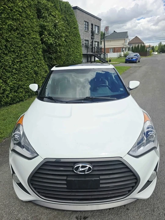2017 Hyundai Veloster - Image 2 of 10