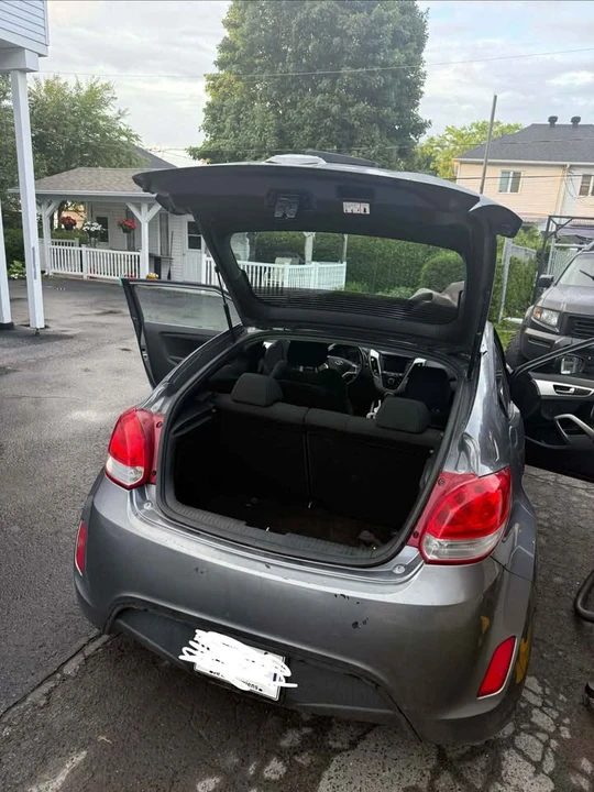 2017 Hyundai Veloster - Image 2 of 5