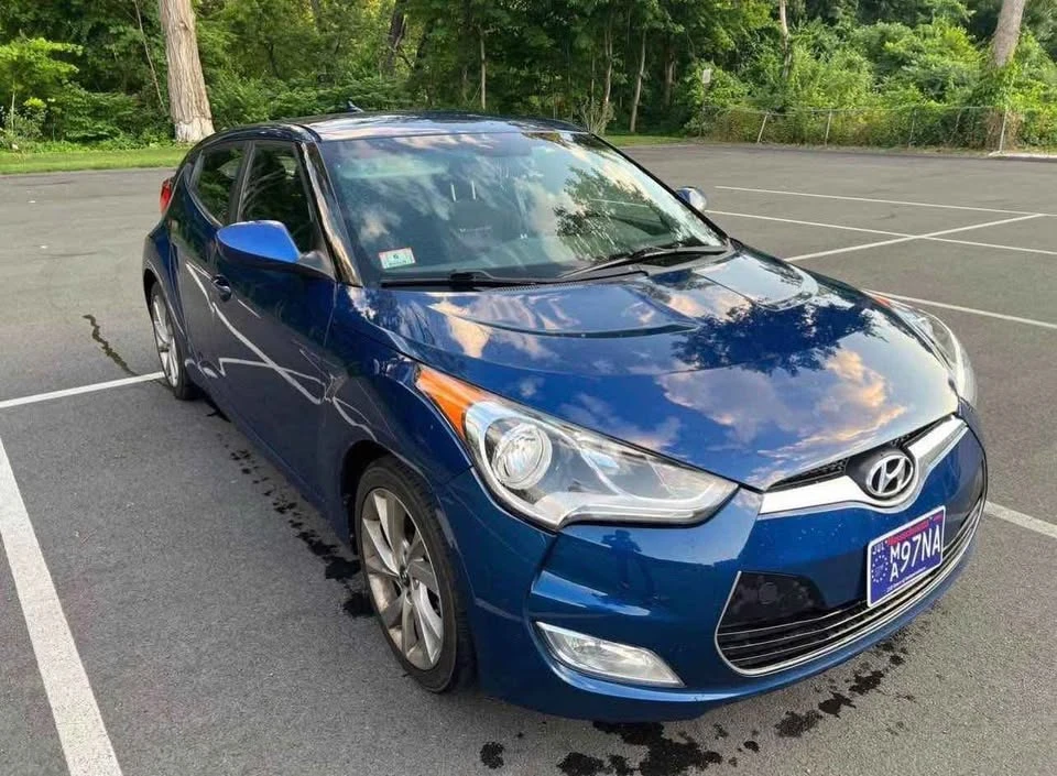 2017 Hyundai Veloster - Image 6 of 10
