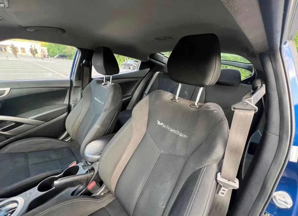 2017 Hyundai Veloster - Image 8 of 10