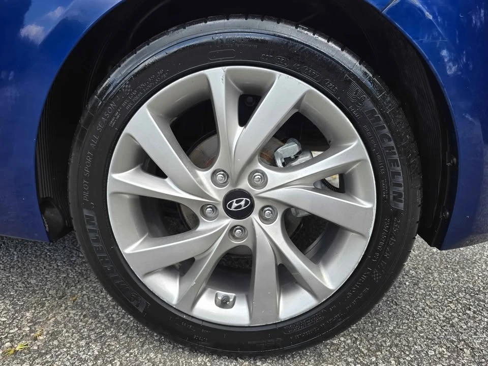 2017 Hyundai Veloster - Image 6 of 12