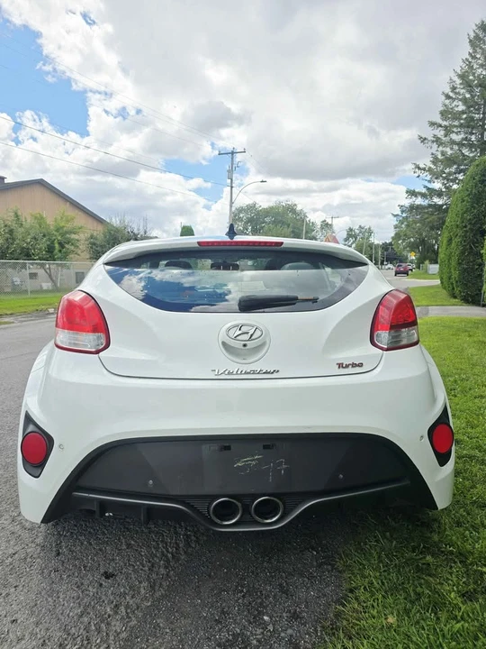 2017 Hyundai Veloster - Image 4 of 10