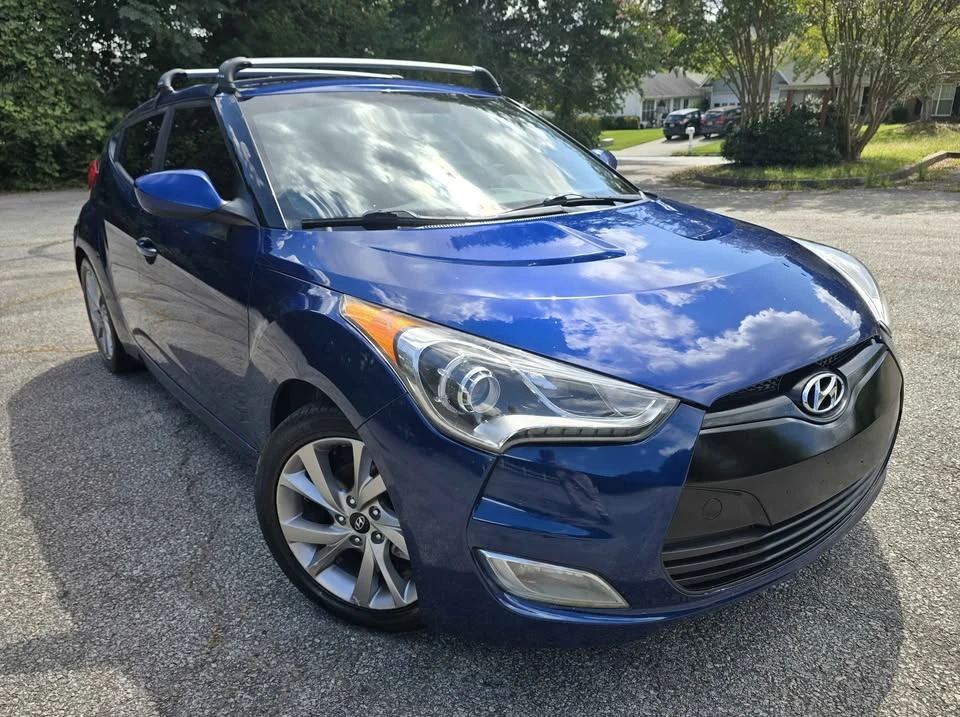 2017 Hyundai Veloster - Image 2 of 12