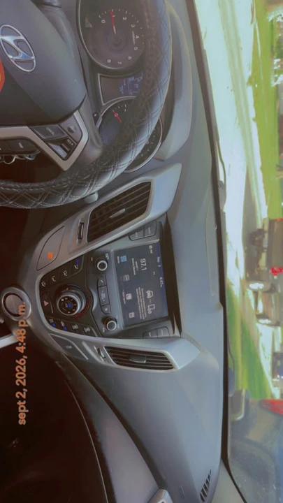 2017 Hyundai Veloster - Image 5 of 6