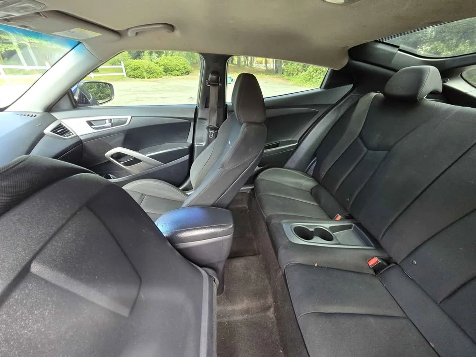 2017 Hyundai Veloster - Image 10 of 12