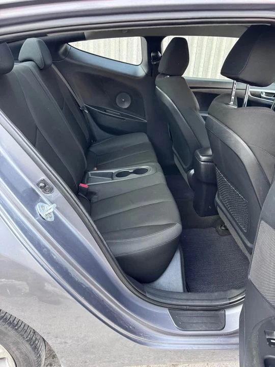 2017 Hyundai Veloster - Image 13 of 15