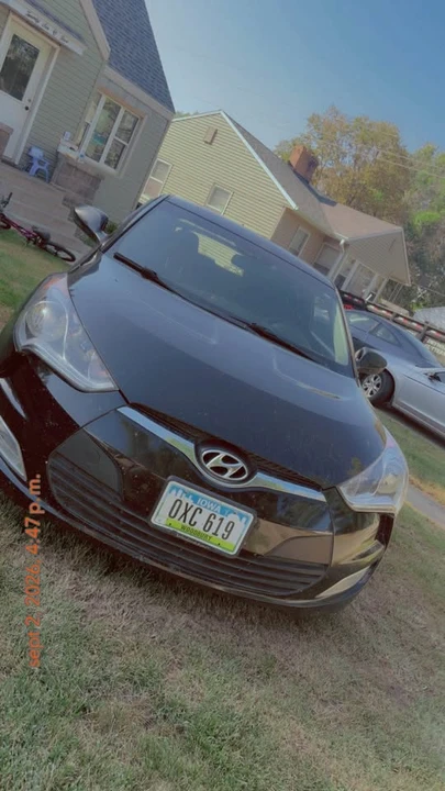 2017 Hyundai Veloster - Image 2 of 6