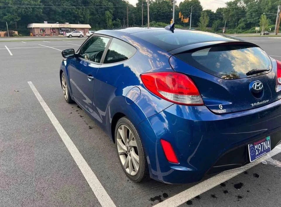 2017 Hyundai Veloster - Image 4 of 10